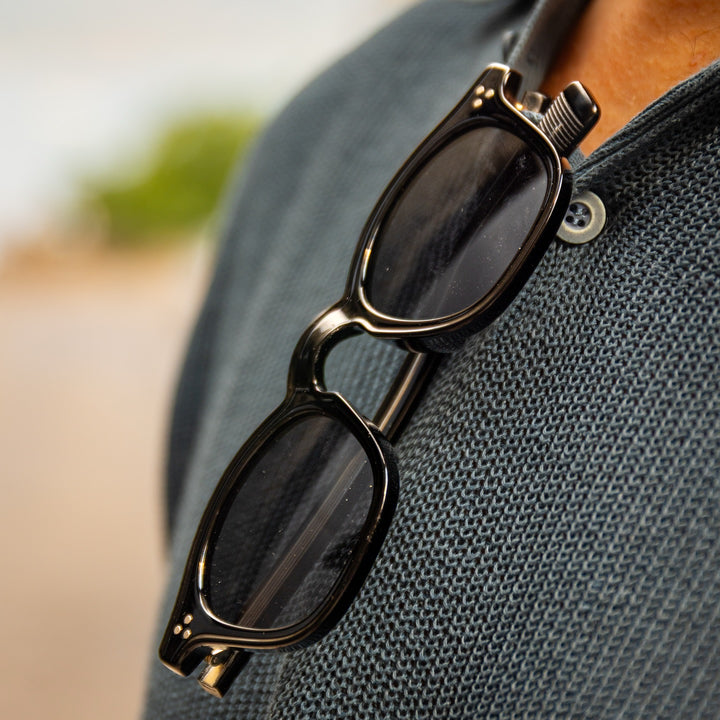 COLLIN zonnebril gedragen in de zomer, foto van Instagram @shadeclubsocial